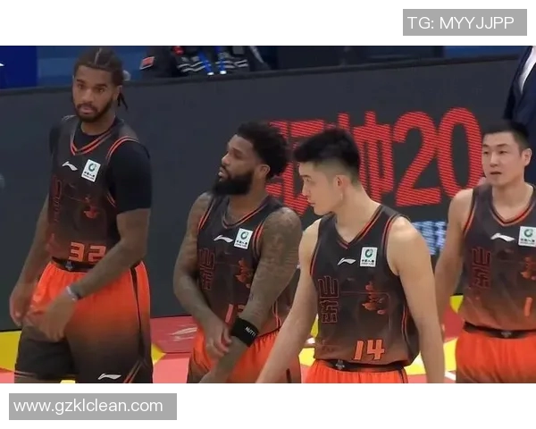 辽宁男篮与山西男篮激战正酣谁能在这场对决中笑到最后