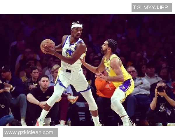 勇士与太阳的激烈对决揭示季后赛争夺战的关键因素与精彩瞬间